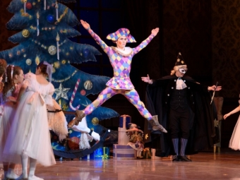 Астраханский театр оперы и балета приглашает на Новогоднюю программу