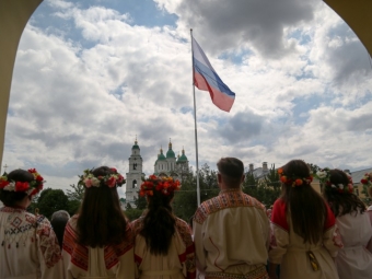 В Астраханской области организуют более 20 мероприятий ко Дню Государственного флага Российской Федерации