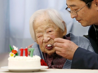 Что едят долгожители разных стран? И на какую пенсию?