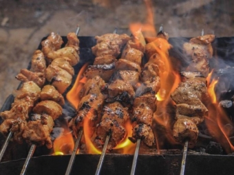 Как пожарить мясо на майские праздники и не получить штраф: новые требования к разведению костров