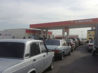 На юге Казахстана бензин на заправках отпускают лимитировано