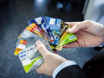 Обязательно проверьте свои банковские карты, чтобы не появилось неожиданных долгов