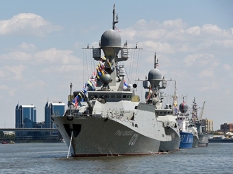 Более 40 кораблей и около 1500 военнослужащих Каспийской флотилии принимают участие в подготовке ко Дню Военно-Морского Флота