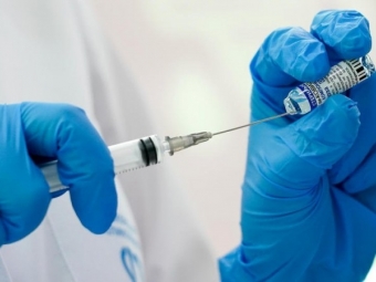 Работающим россиянам дадут два выходных на вакцинацию