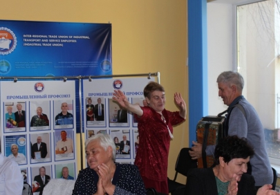 Астраханские судостроители с песнями и танцами отметили День пожилых людей
