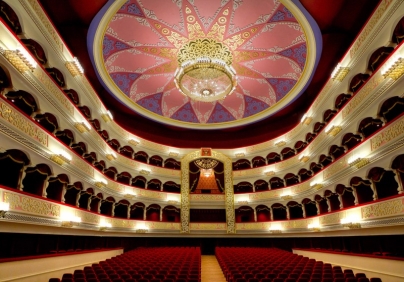 Астраханский театр оперы и балета досрочно открывает Большой зал