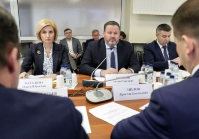 В позе ожидания Госдума приготовилась к встрече с премьер-министром