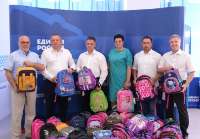 Более 400 школьных рюкзаков для детей Кременского района