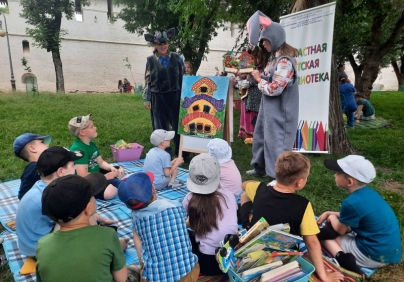 Посетите с детьми обязательно «Книжные пикники» в Астрахани