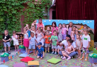 Астраханский театр кукол приглашает маленьких зрителей на представления во дворике