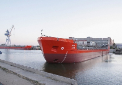 Астраханские корабелы встречают профессиональный праздник спуском танкера-химовоза на воду