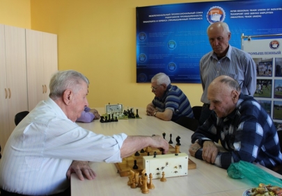 Финал шахматного турнира среди ветеранов на призы Межрегионального промышленного профсоюза вышел жарким