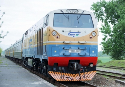 Запускается скоростной поезд по маршруту Баку-Гянджа
