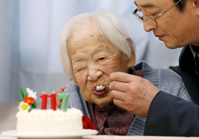 Что едят долгожители разных стран? И на какую пенсию?