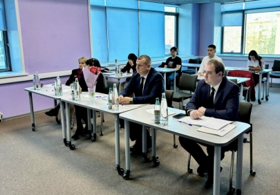 Дипломные работы бакалавров АГУ оценил министр промышленности, торговли и энергетики Астраханской области