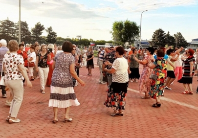 Астраханцев приглашают на «Русские вечерки»