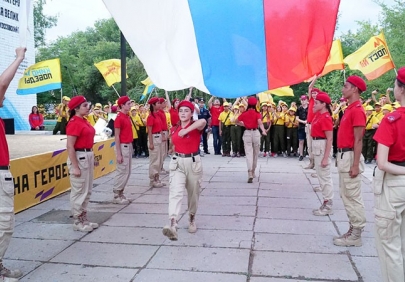 Дети астраханских судостроителей участвуют в военно-историческом проекте "Страна Героев"
