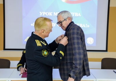 «Во славу Отечества»: ректора АГТУ наградили медалью Краснознамённой Каспийской флотилии