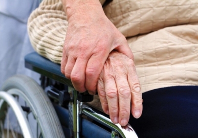 Оформить компенсационную выплату по уходу за пожилыми людьми и инвалидами стало проще