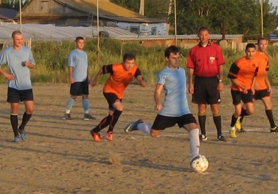 Футбольная команда Промышленного профсоюза «Интер»  второй круг первенства Астраханской области начала с побед.