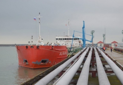 Поставки туркменской нефти через Каспий снизятся в 2 раза