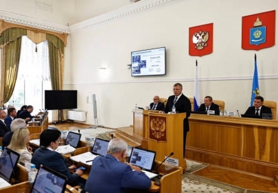 В Думе Астраханской области представил отчет о работе регионального правительства в 2022 году