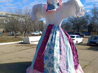 В воскресенье в посёлке Красные Баррикады прошёл большой, красочный праздник "Проводы зимы и Масленицы".