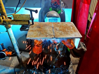 Искры мастерства: на астраханских верфях ОСК выбирают лучших сварщиков