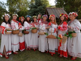 Астраханцев приглашают на Троичные гуляния