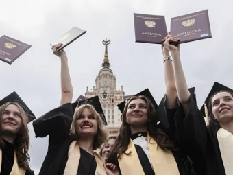 Более трети выпускников российских вузов избыточно образованы для своей работы
