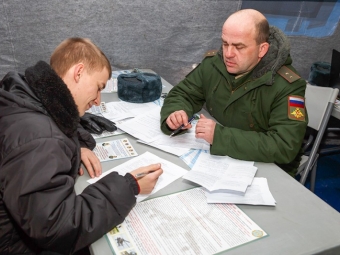 Принуждение к подписанию контракта на военную службу: полезная информация для призывников