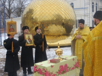 Фотосессия освящения и начала монтажа  куполов звоницы и храма святого праведного воина адмирала российского флота Федора Ушакова.