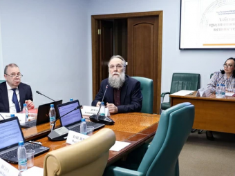 Дугин выступил в Совфеде с трактовкой указа о традиционных ценностях