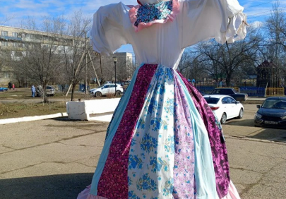 В воскресенье в посёлке Красные Баррикады прошёл большой, красочный праздник "Проводы зимы и Масленицы".