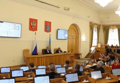 Безопасность и ветераны: главные темы совещания по подготовке к Дню Победы в Астрахани