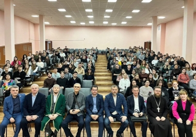 Круглый стол, посвящённый актуальным вопросам сохранения и укрепления межнационального согласия