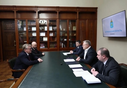 Губернатору представили нового руководителя астраханского филиала Морского регистра