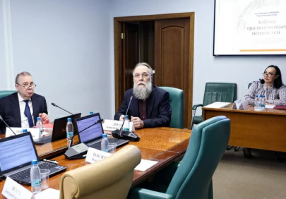 Дугин выступил в Совфеде с трактовкой указа о традиционных ценностях